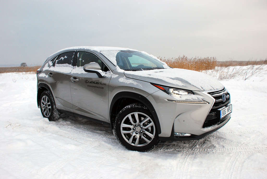Muretu ja kiretu kulgeja Lexus NX