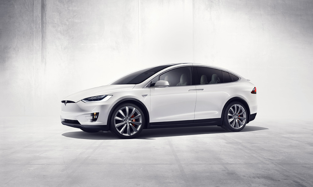 Tesla kaebab Model X uste (ebaõnnestunud) tootja kohtusse tesla