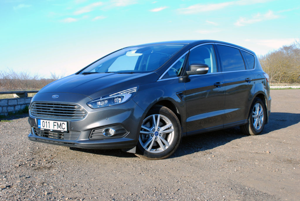 Uus Ford S-MAX – suuredki pered saavad sõitu nautida Ford S-MAX