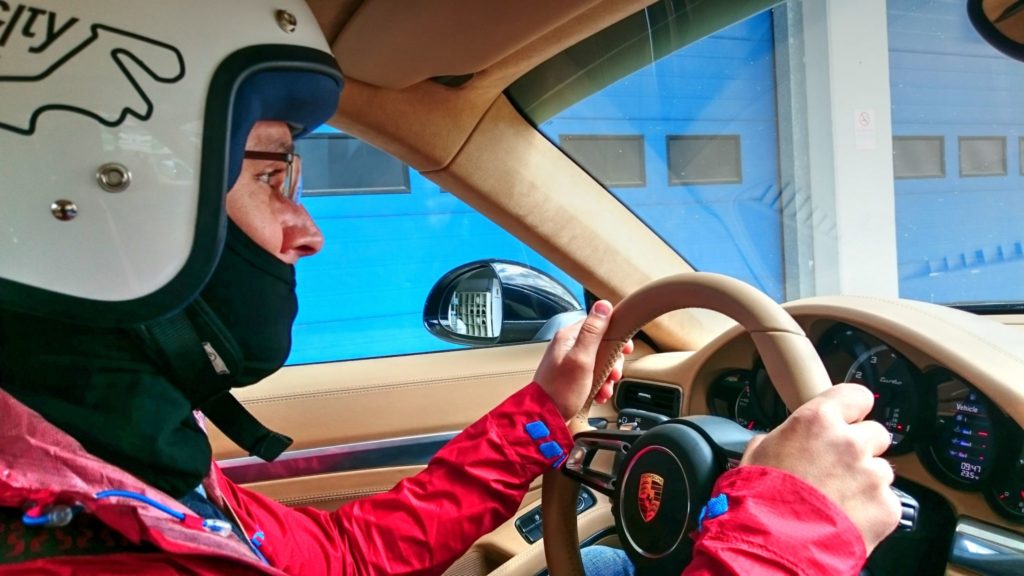 Porsche elukool: Istanbuli F1 ringrajal valget kaimanit taltsutamas f1 porsche