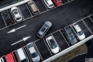 LKF statistika 2018: võimsama autoga on suurem risk õnnetus põhjustada parkimiskohta eestis