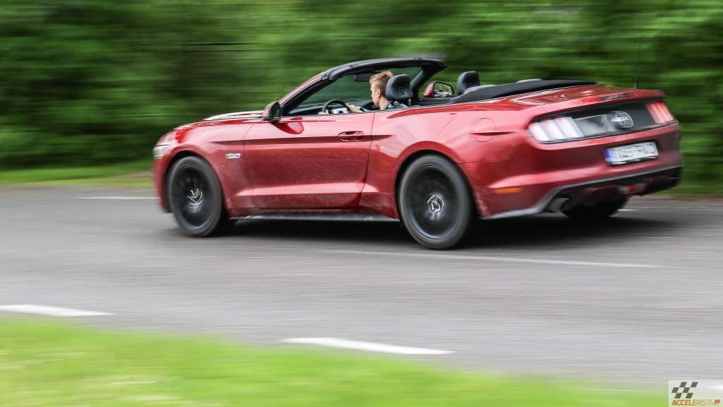 Ford Mustang kabrio – päike väljas, katus sõidab! ford mustang