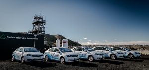 Veel üks alternatiiv: Geely katsetas Islandil edukalt metanoolkütusega sõiduautosid geely