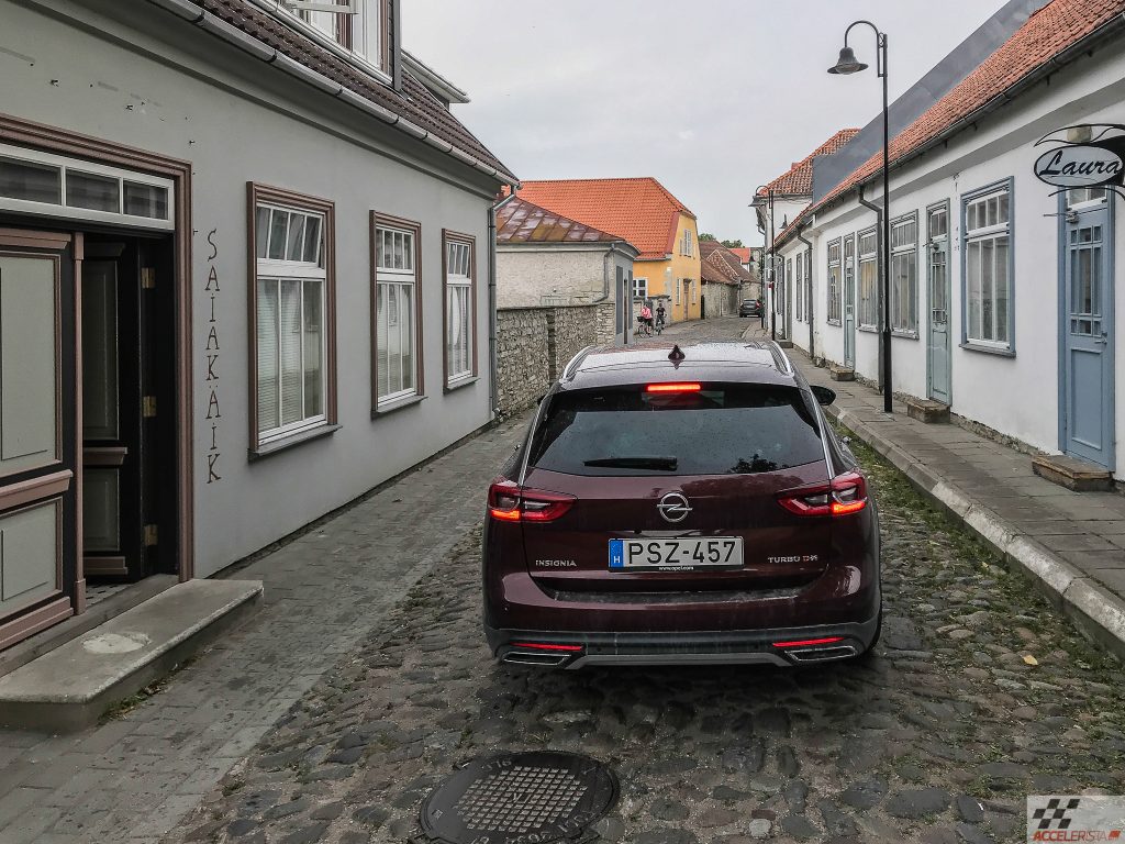 Autoostu ABC: kas soodsam on tellida auto tehasest või eelistada laokaupa? tehasest