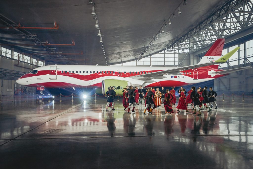 Airbus A220-300
