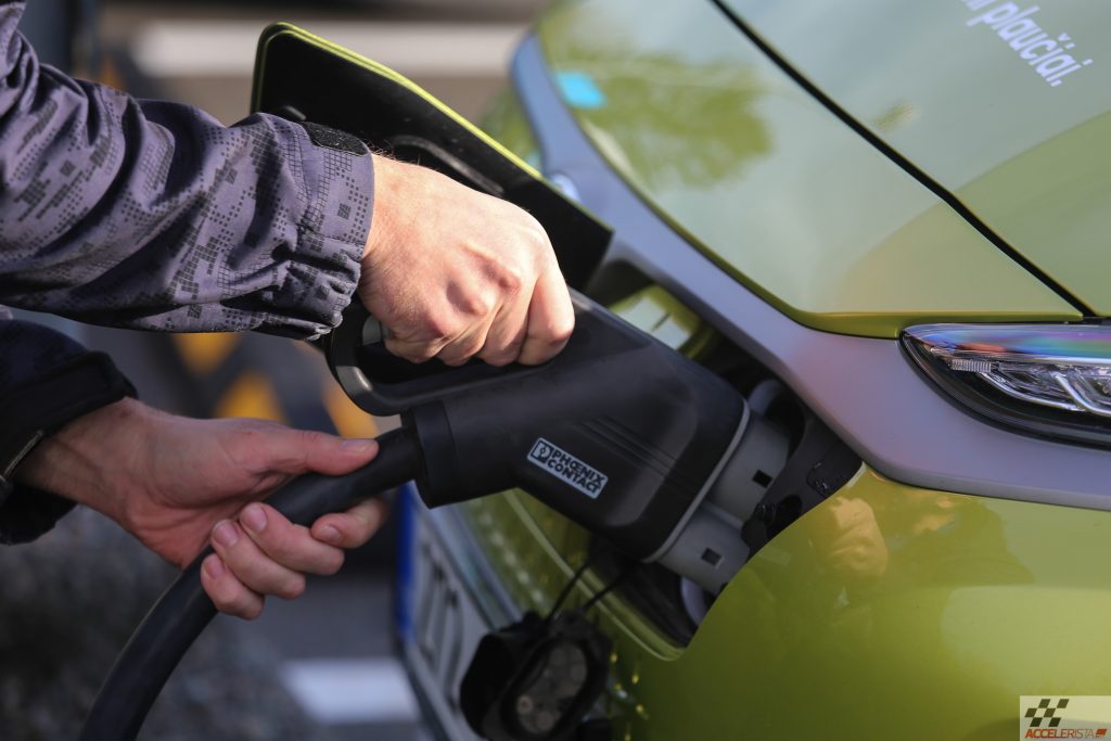 Lugeja küsib: kas firma elektriauto kodus laadimine läheb erisoodustuse alla? elektriauto