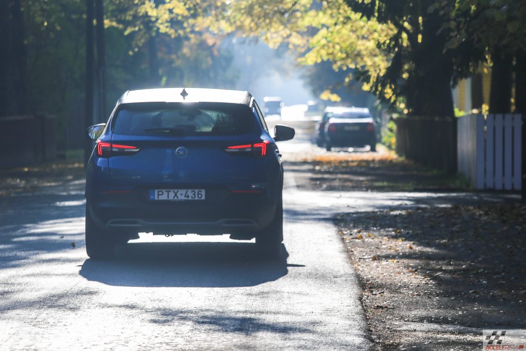 Kolm sõltumatut uuringut: teeäärne rohelus vähendab stressi ja liiklusraevu rohelus opel grandland