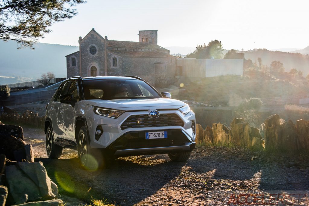 Automüük läheb tõusujoones: meiukuu lemmikud olid Toyota, Škoda ja Peugeot automüük