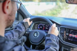 Uuring: mehed võiksid teada, et liiklusraev kustutab naistes igasuguse kire autojuht