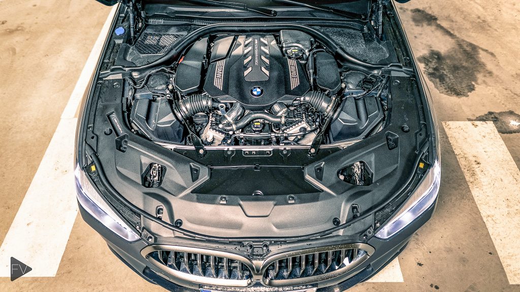 BMW 850i V8