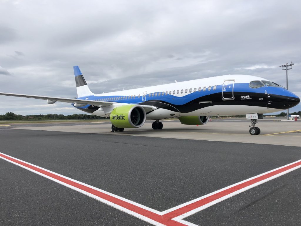 airBaltic vaikis sellest, et on kahe aasta jooksul 50 korral A220 mootorit vahetanud airbaltic lennuk tallinna lennujaama