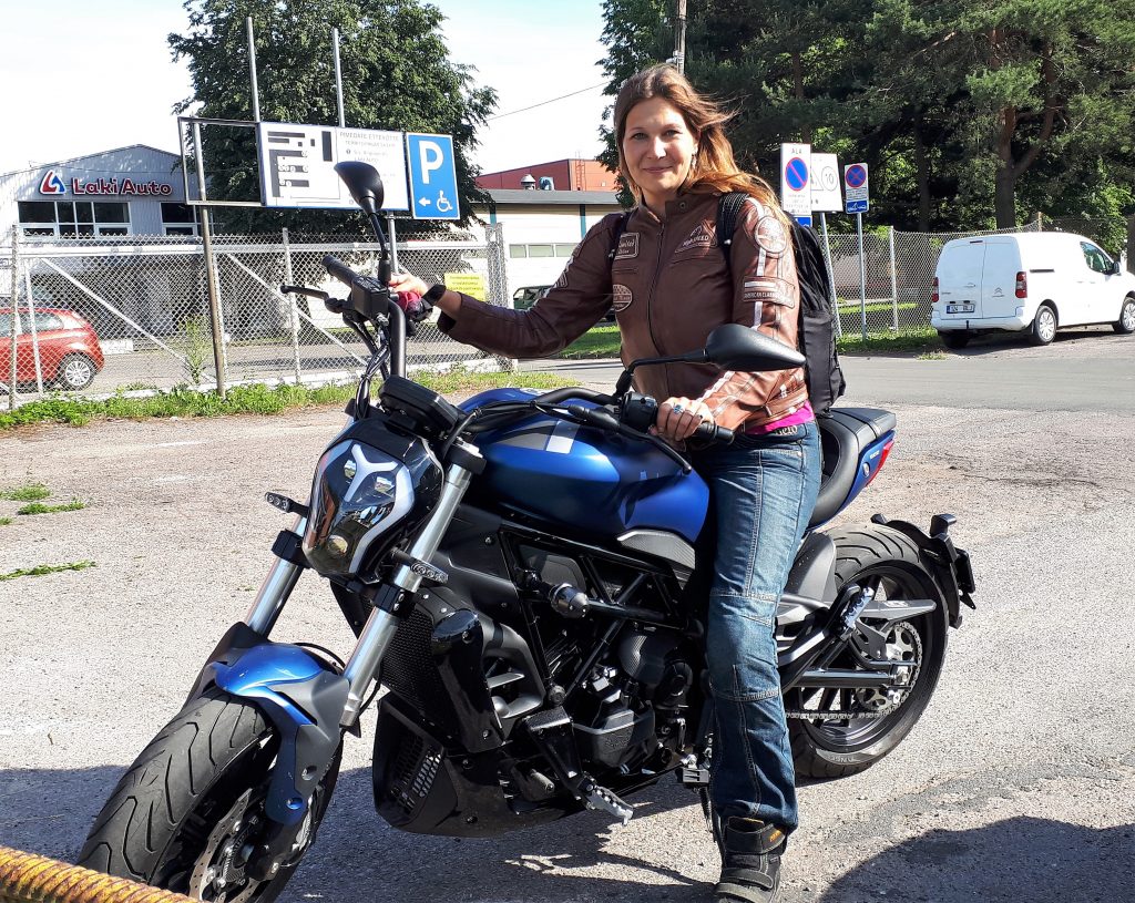 Esimene sõit Benelli mootorrattal: uuel mudelil 502C jagub nii stiili kui ka jõudu gerli benelli