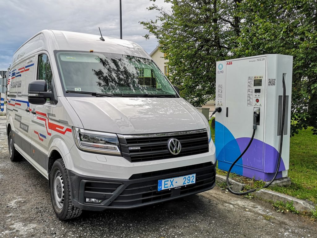 laadijas elektriauto