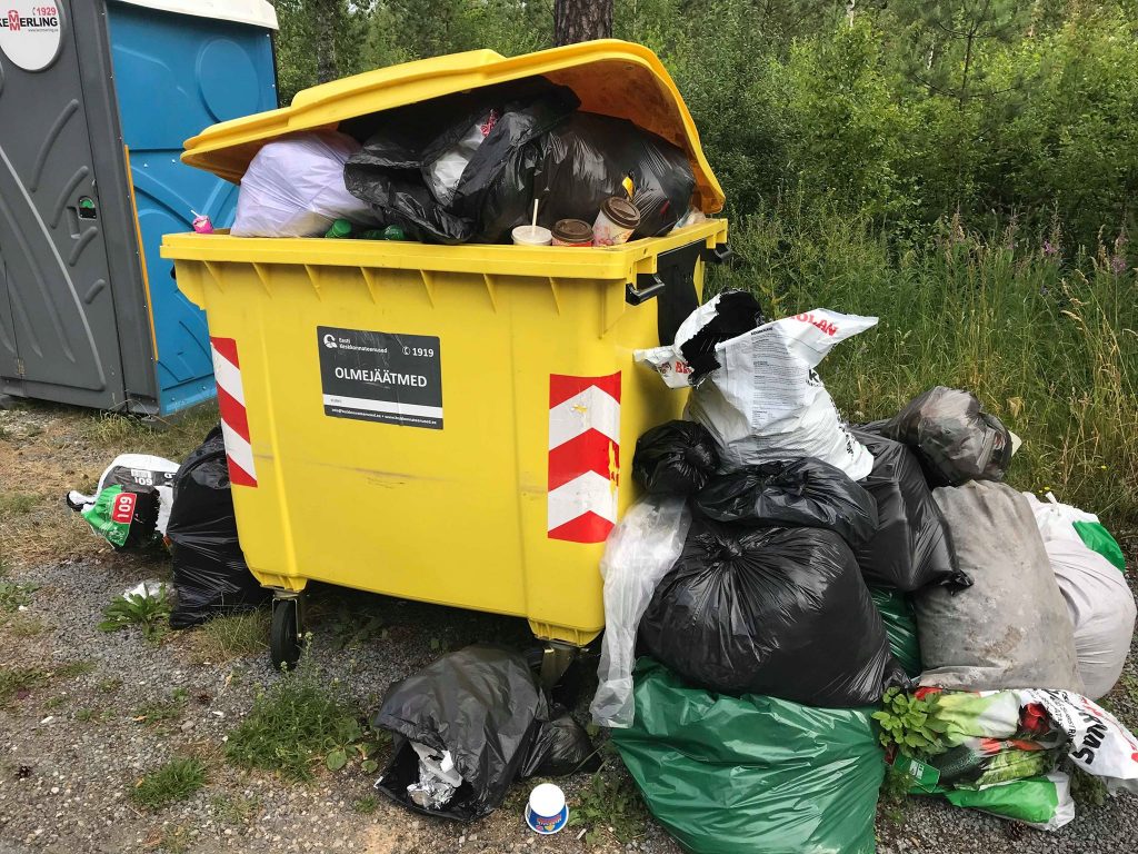 Raido Randmaa: mis inimesed need küll on, kes teeäärseid parklaid lagastavad?