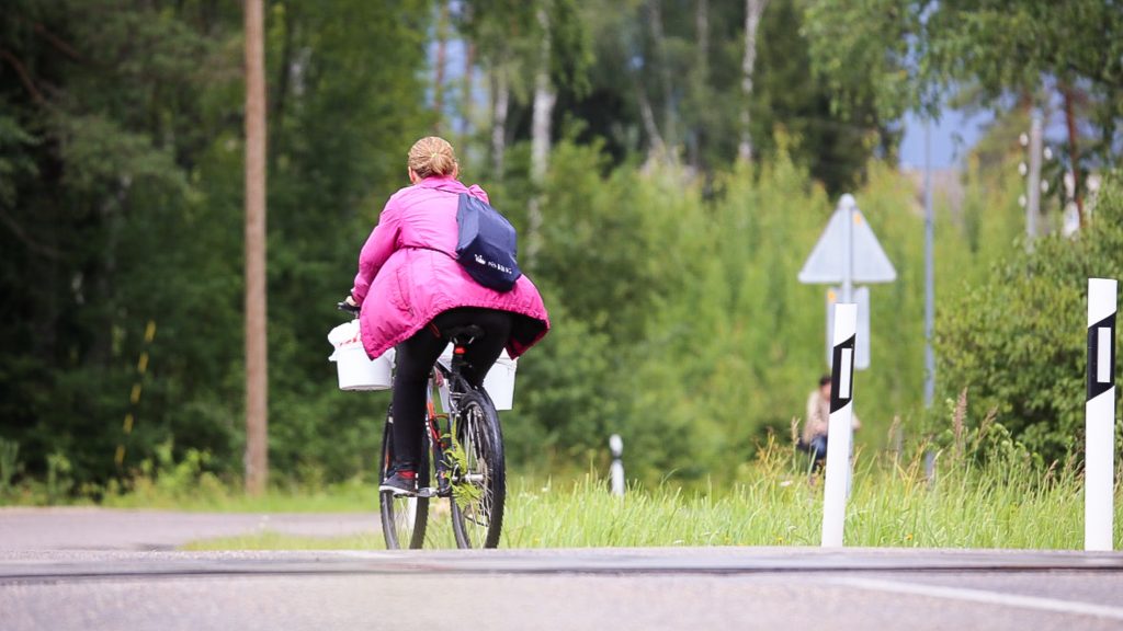 Auto jaksab, aga sina võib-olla mitte: valesti valitud ja raske kott rikub tervist rattur jalgratas seljakott kott