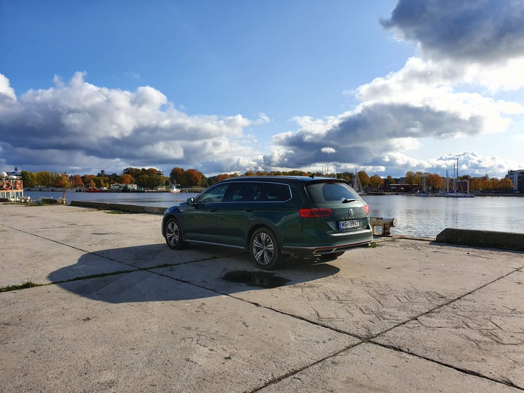 Passat Alltrack – ettevaatlikud uuendused ja eksperimendid elektroonikaga passat alltrack