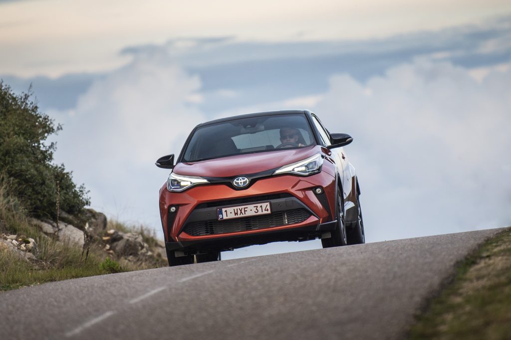Uuenenud Toyota C-HR: rafineeritum, ent jätkuvalt isikupärane toyota c-hr