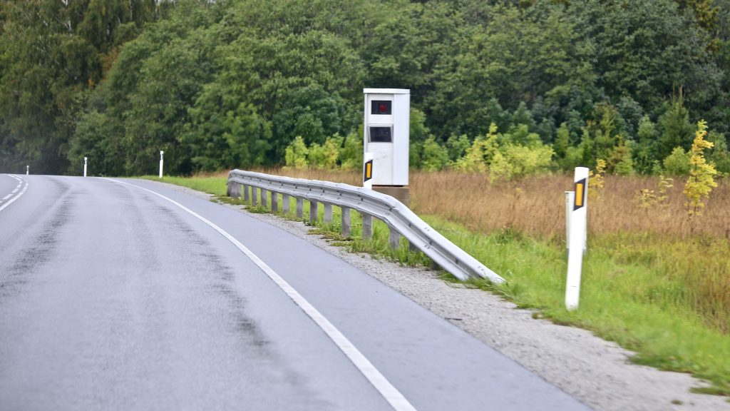 Foori- ja kiiruskaamerate tasumata hoiatustrahve saab portaalist näha ja otse tasuda