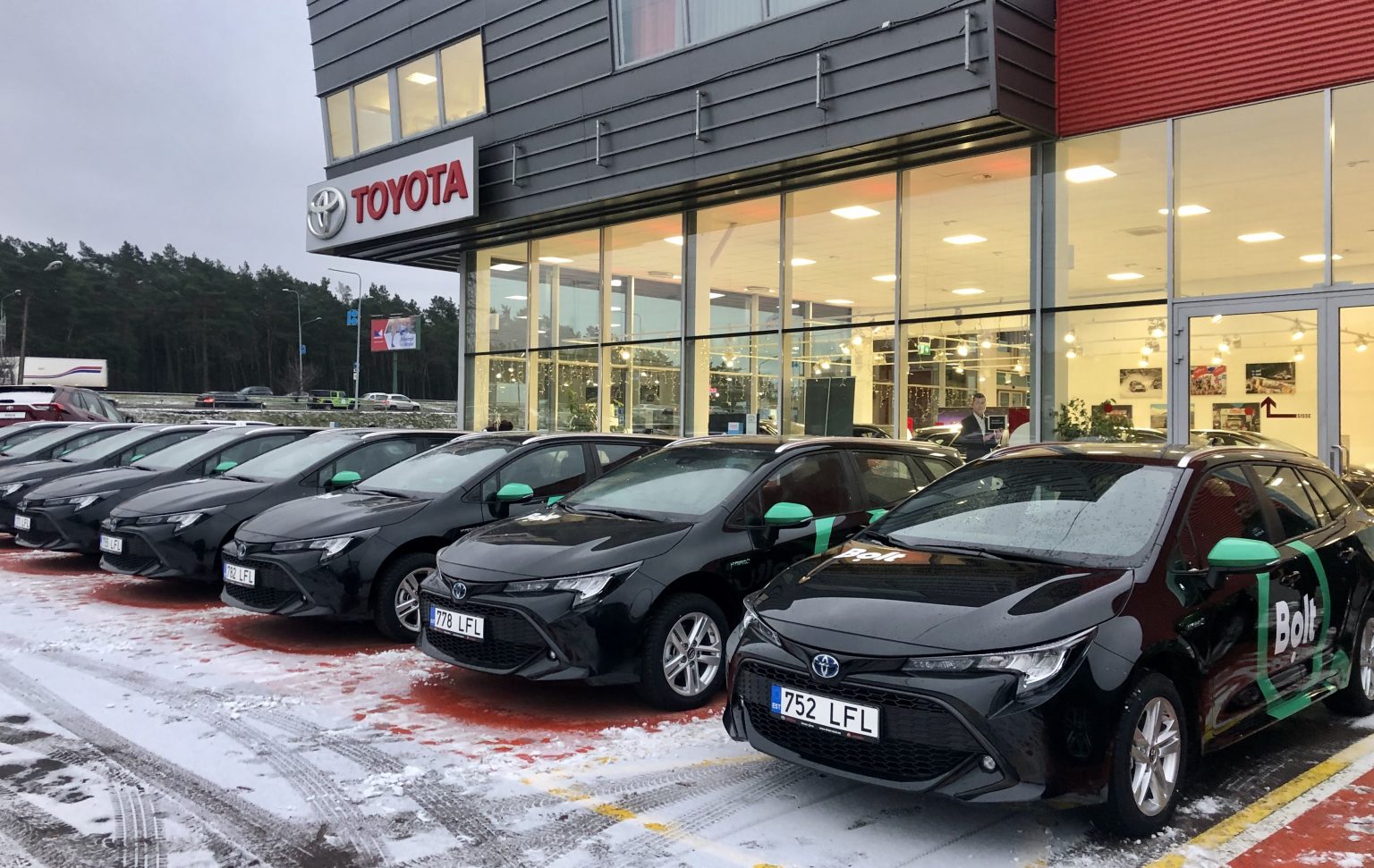 Hübriidajamiga Toyota Corolla on jagamismajanduse musterlaste lemmikauto jagamismajanduse toyota corolla