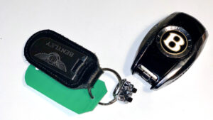 Autokasutaja ABC: kuidas avada autouksi, kui võtmepult ei tööta? võtmepult