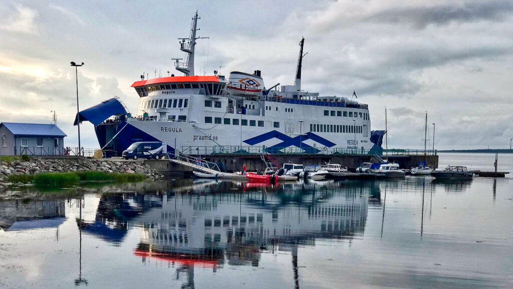 Saarlased tahaksid mandriga püsiühendust, muhulased jätaksid vee vahele saarlased