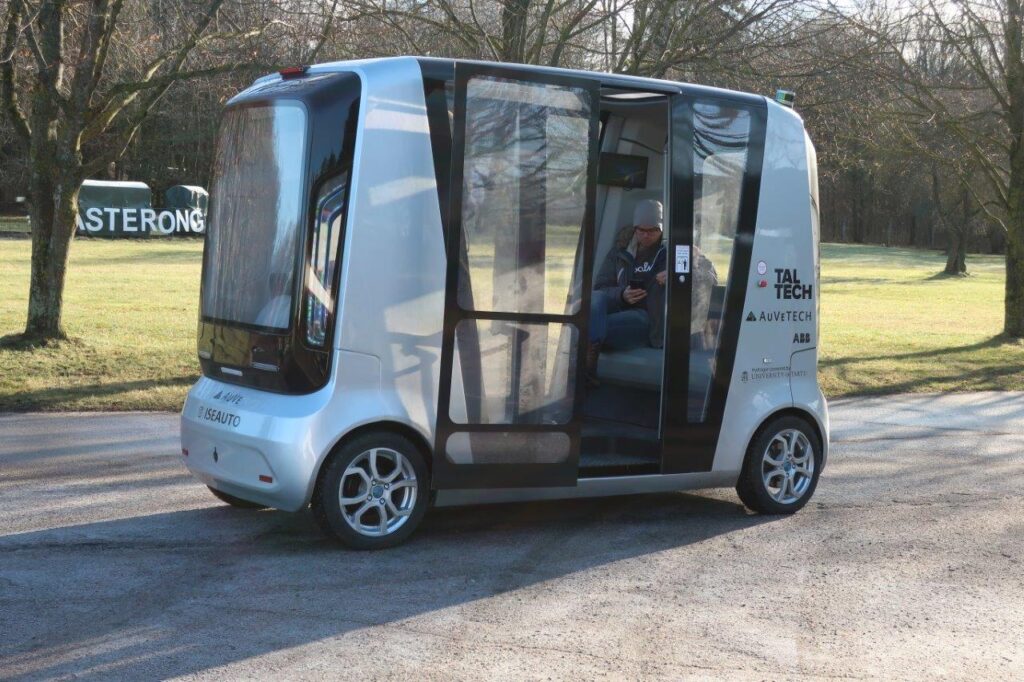 Märtsist saab Tallinna Loomaaias ringi sõita isejuhtiva bussiga isejuhtiva bussiga