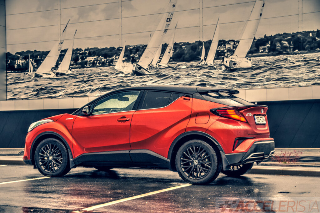 Toyota C-HR: mitmeotstarbeline auto, mis toob tahes-tahtmata naeratuse suule toyota c-hr