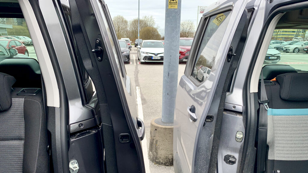 Autoomaniku ABC: Mida silmas pidada elamurajoonis autot parkides? elamurajoonis