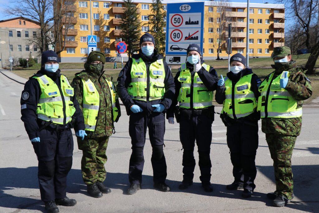 Šokis autojuht: miks ei kandnud trahvi teinud piirivalvur kaitsemaski ja -kindaid? kaitsemaski ja kindaid