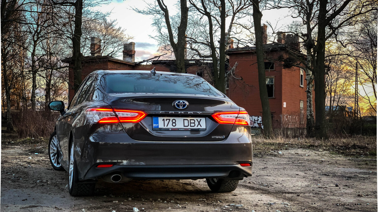 Toyota Camry: soliidsusele ja ökonoomsusele orienteeritud äriklassi auto toyota camry