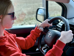 Soome uuring: noored sõidukijuhid tunnevad, et neid kiusatakse liikluses noored sõidukijuhid