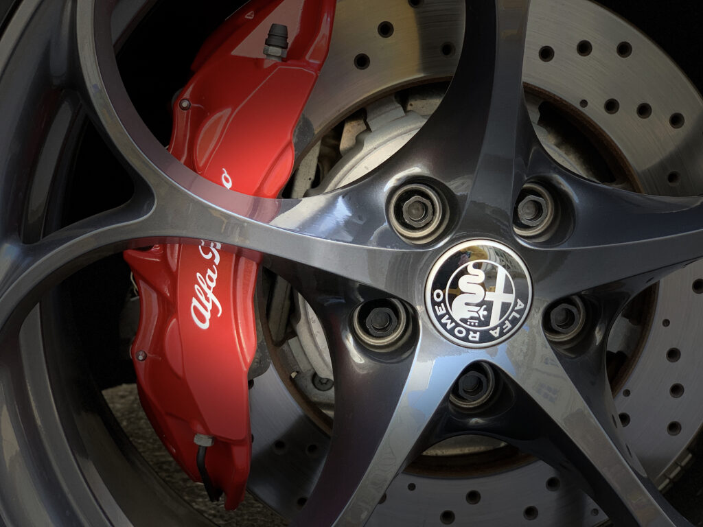 autotööstuse akronüümi