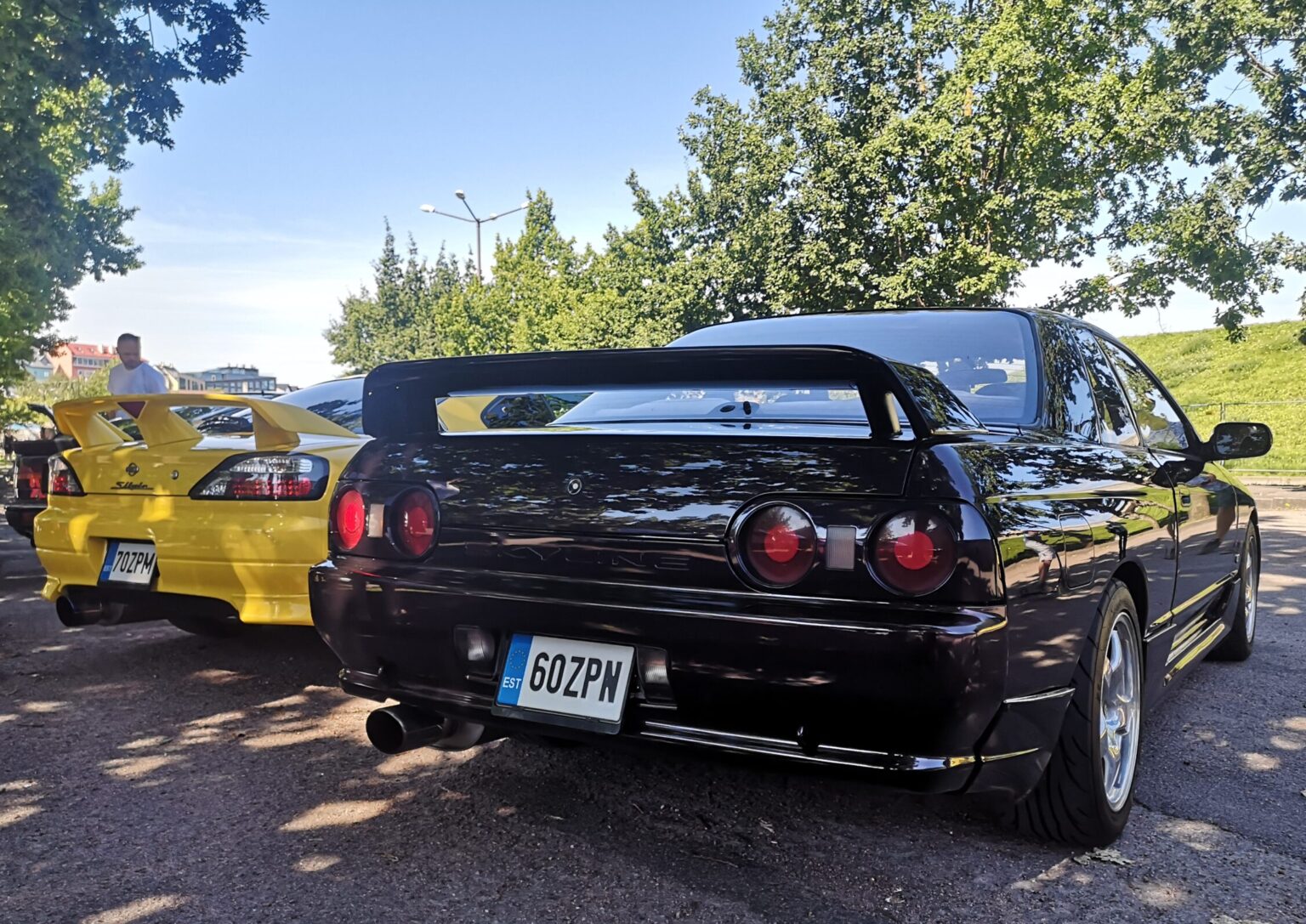 Linnahalli juures kogunesid Jaapani sport- ja hobiautod Skyline ja Silvia