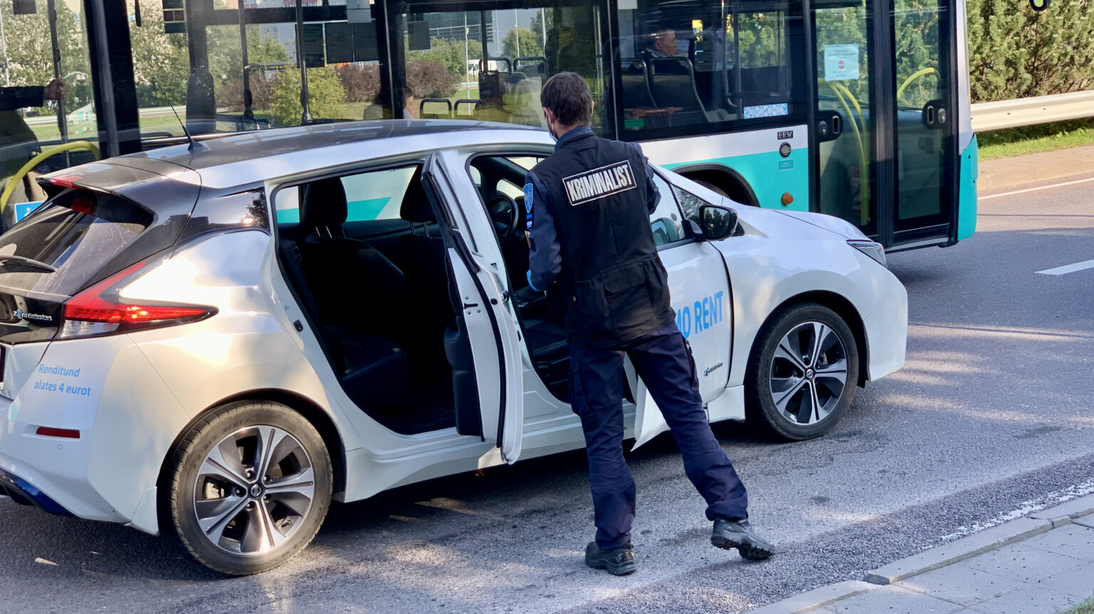 FOTOD: Tallinnas ärandati öösel Elmo Rendi Nissan Leaf nissan leaf