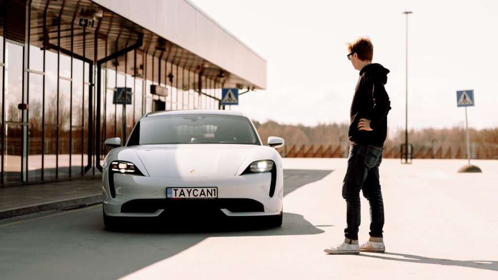 Eesti aasta auto 2021 kuus finalisti teada: ja meie toimetuse lemmikud on… Porsche Taycan Turbo eesti aasta auto 2021