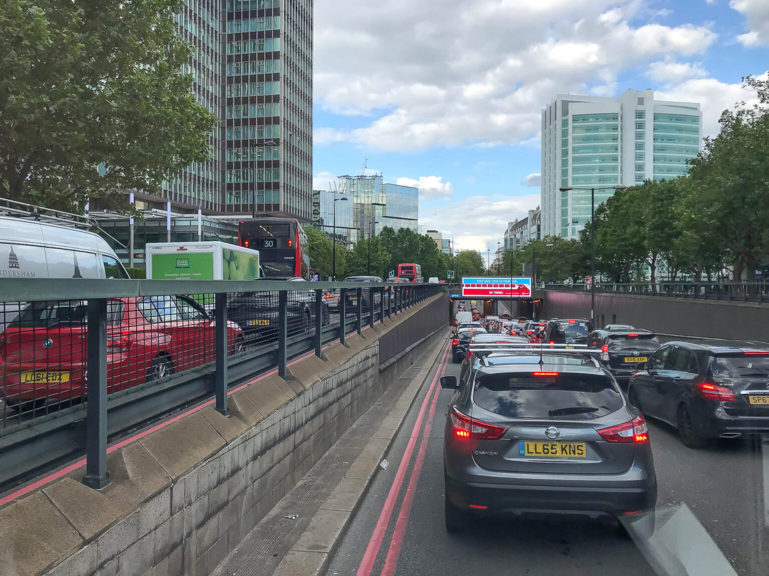 Linnaruumimõtteid Londoni näitel: rattateid tuleb planeerida mõistusega londoni