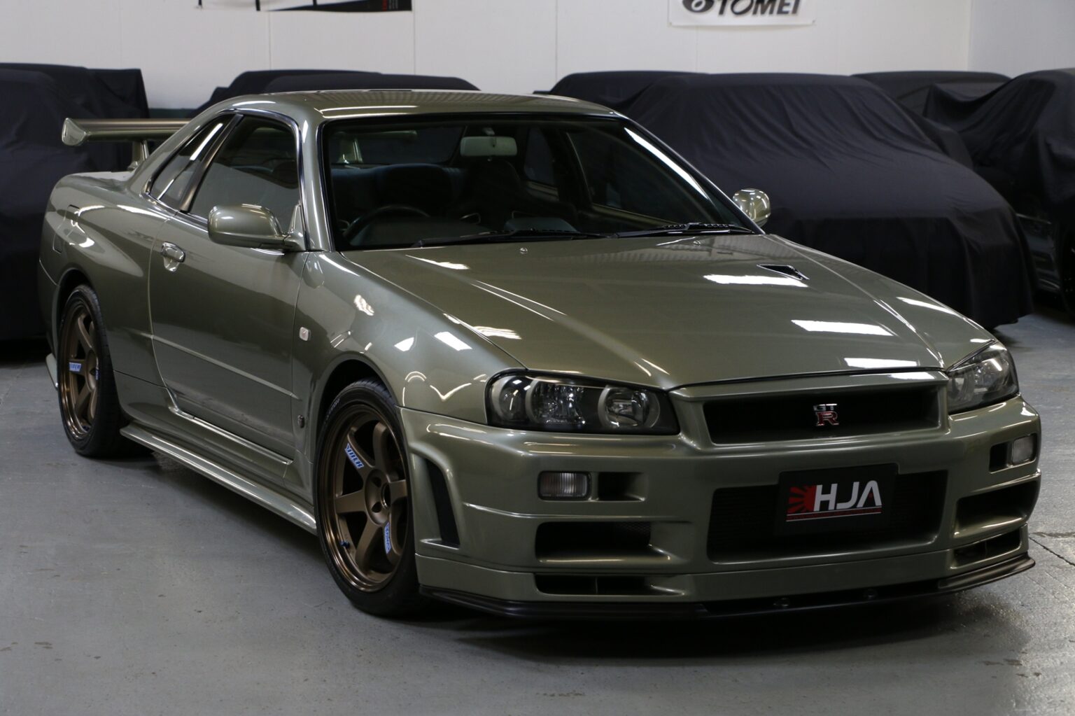 Jaapani moodne klassik müüdi oksjonil rekordhinnaga Nissan Skyline GT-R R34 M-Spec Nür