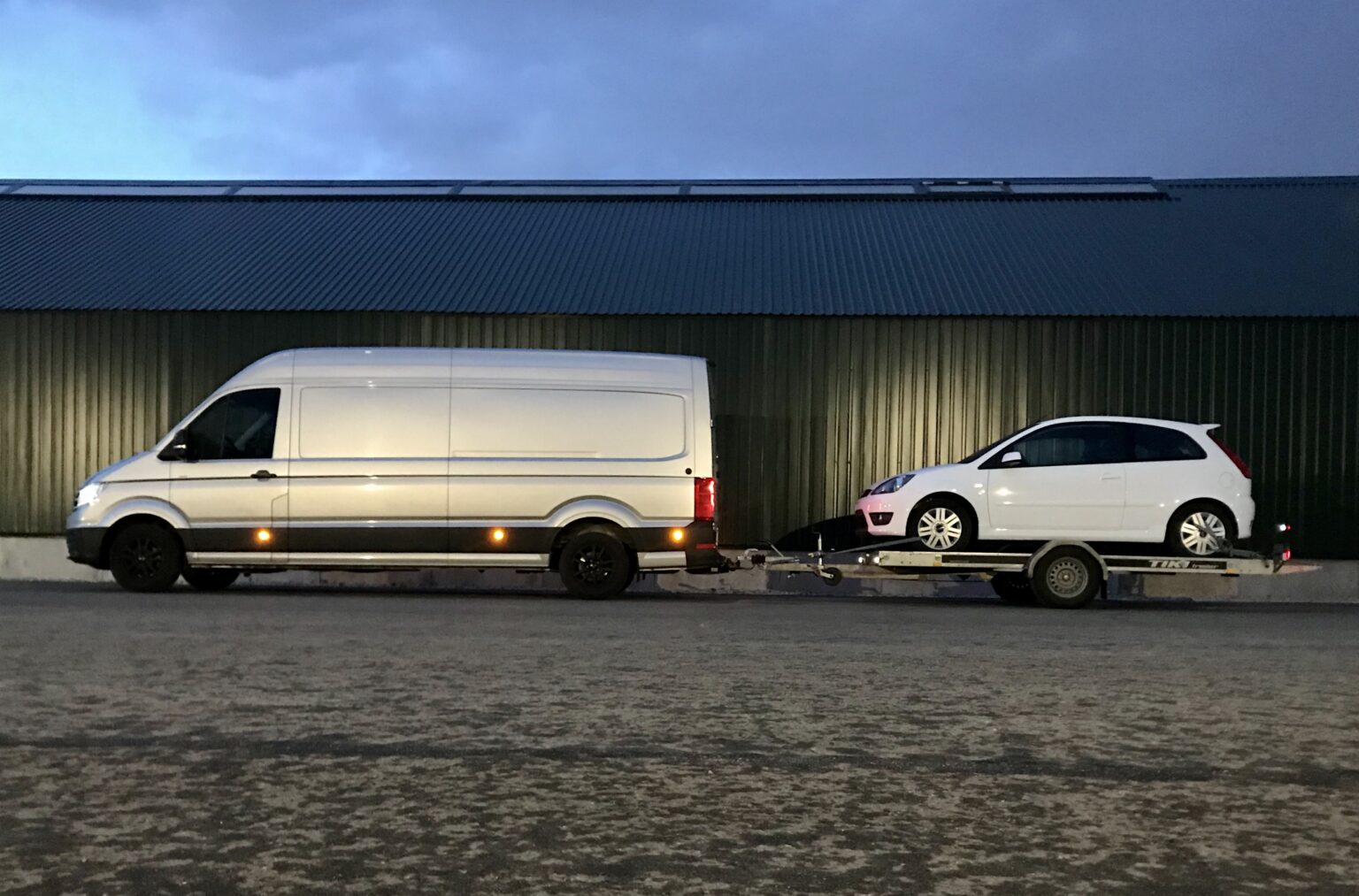 Pikk arvustus: kuidas VW Crafter 200 000 km vastu on pidanud? Tiki treiler Fiesta ST