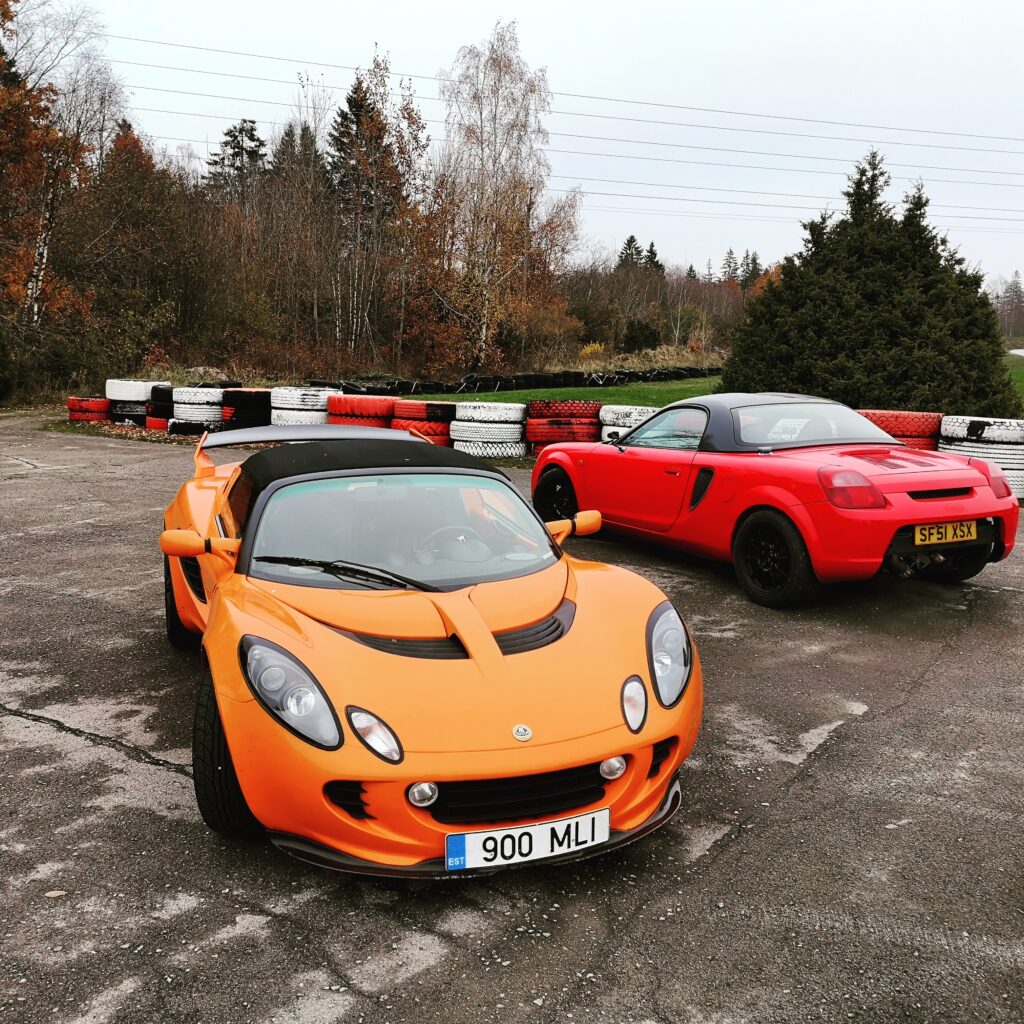Toyota MR2 Spyder ja Lotus Elise S2