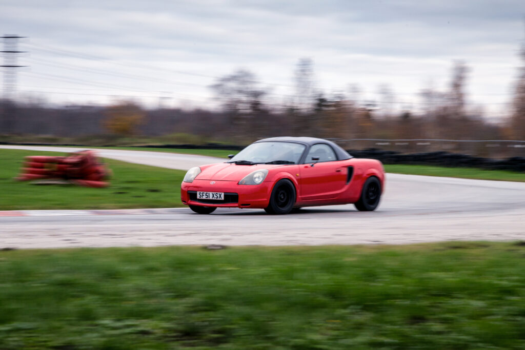 Projektiauto päevik: isiklikud rekordid ja esimene võistlus Toyota MR2 Spyder