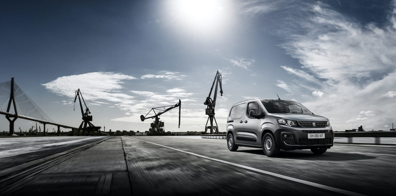 Peugeot Partner ja uus Peugeot e-Expert võitsid väärikad Parkersi auhinnad parkers auhinnad