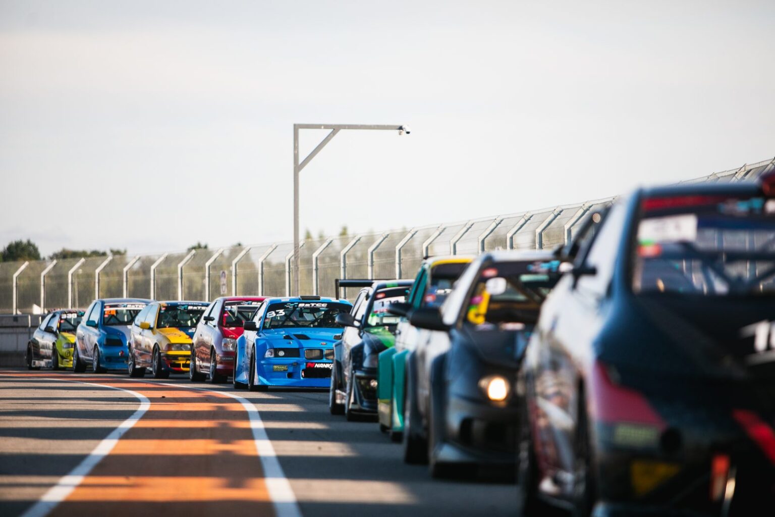 Kui palju maksab autoringrajasõit Baltimaades? BaTCC Auto24ring