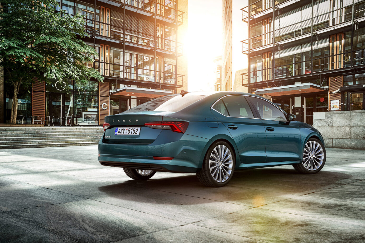 Vaikselt ent stabiilselt edasi: oktoobris müüdi 1535 uut sõiduautot