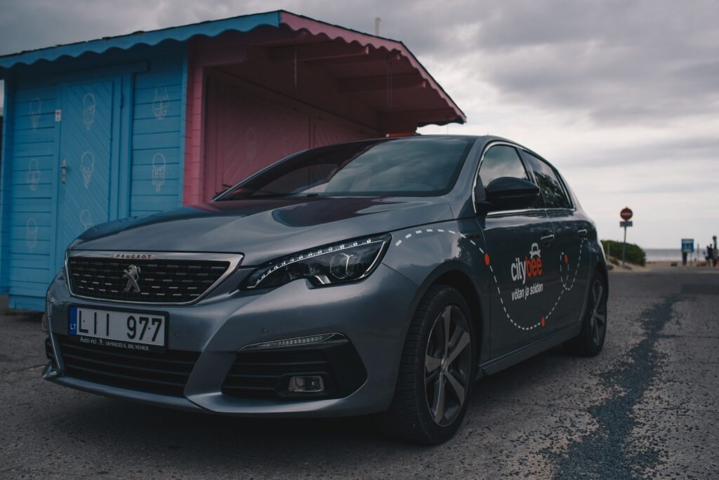 CityBee sõidukitega läbiti 2020. aastal üle 5 miljoni kilomeetri CityBee Peugeot