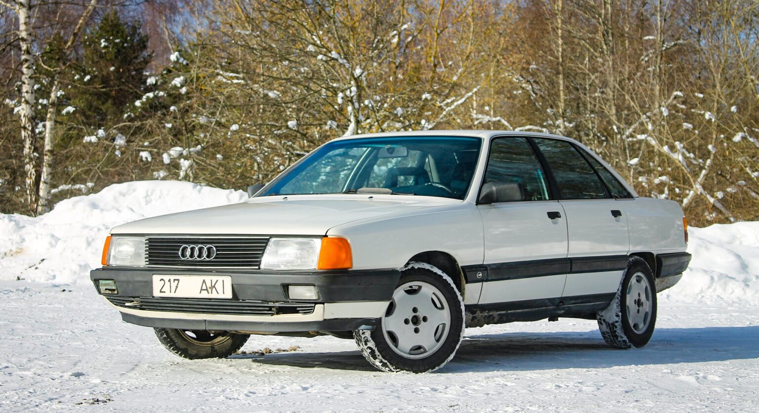 Nädala paar: isikupäraselt käre ridaviis alla 3000€ eest? Audi 100 1988