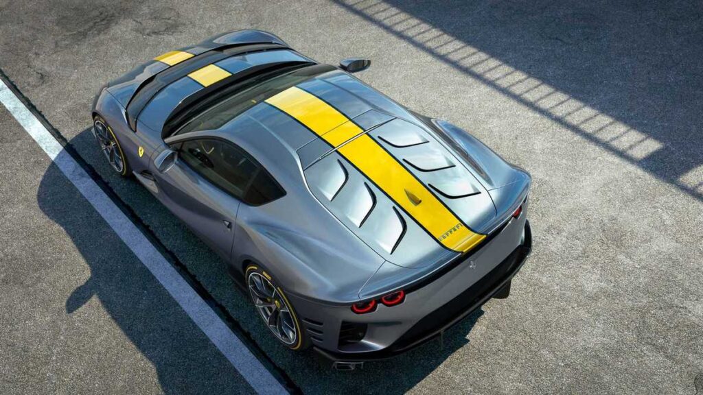 “Istmesoojendus” osa 92: itaallased ei lase V12 tappa! Ferrari 812 Superfast erimudel