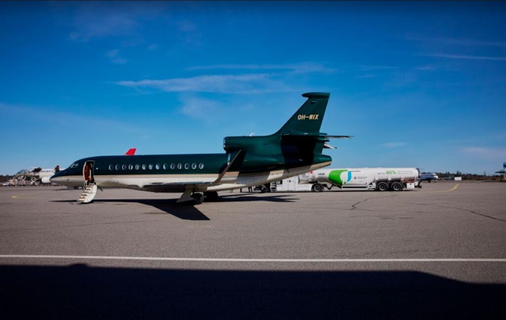 Jetflite alustab madalama emissiooniga tellimuslendusid Soomes Jetflite lennuk