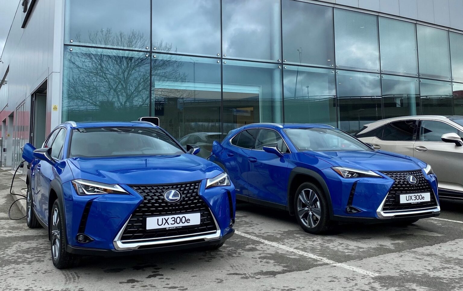 Lexus on müünud üle 2 miljoni elektrilise sõiduki Lexus UX 300e