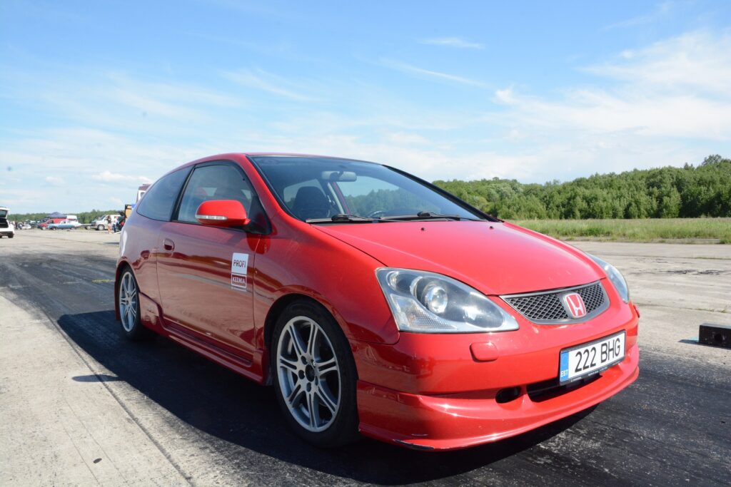 Noortel avaneb võimalus tasuta kaasa sõita terve kiirendushooaeg Noored kiirendama