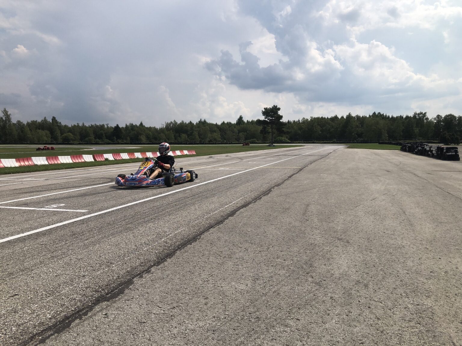 Pojale puidust kardi ehitamine viis elektrilise võistluskardini Elektrikart